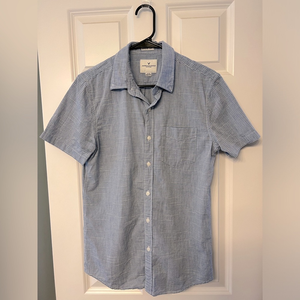 American Eagle Men’s Seriously Soft Short Sleeve Button Up, Small